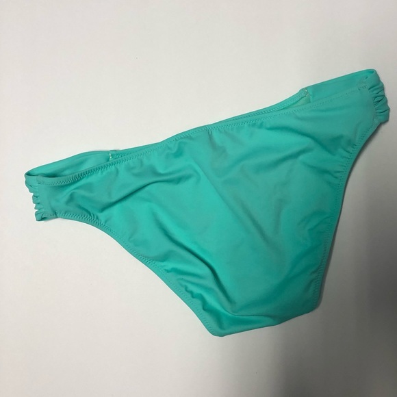 Victoria’s Secrets Ruched Bikini Bottoms- SZ: M - Picture 4 of 5
